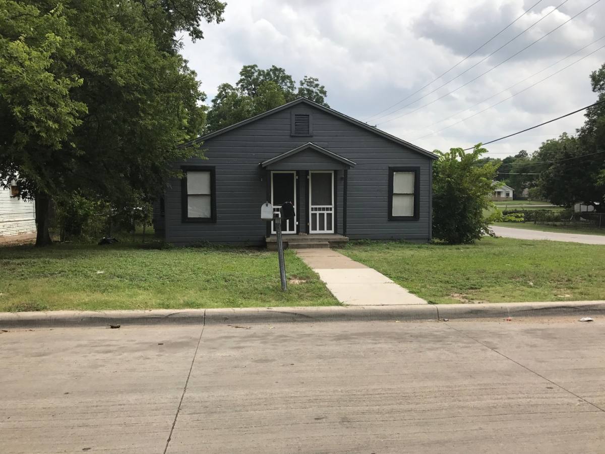 3300-02 Hanger Ave, Fort Worth, TX 76105