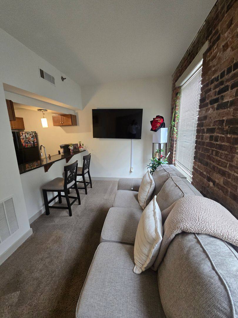 Apartment for rent at 2006 E Franklin St, Richmond, VA 23223