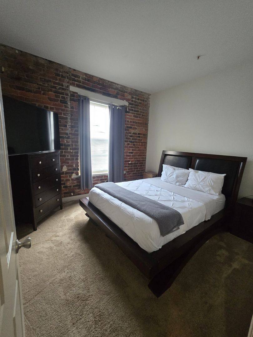 Apartment for rent at 2006 E Franklin St, Richmond, VA 23223