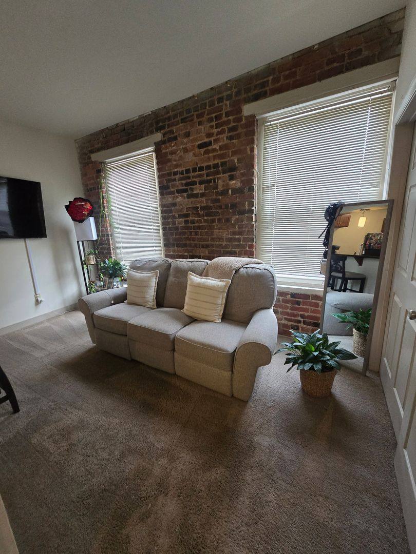 Apartment for rent at 2006 E Franklin St, Richmond, VA 23223
