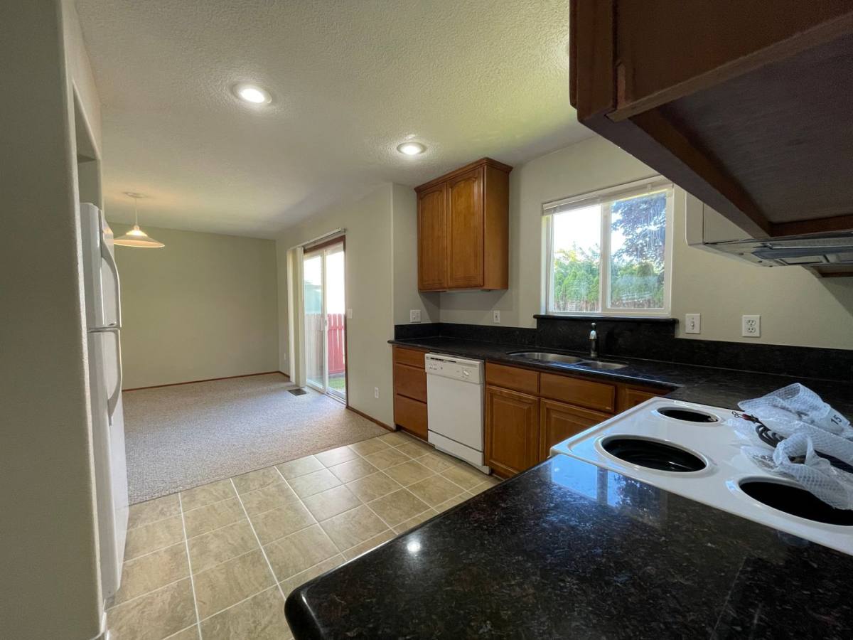 House for rent at 14983 SE Sieben Creek Dr, Clackamas, OR 97015