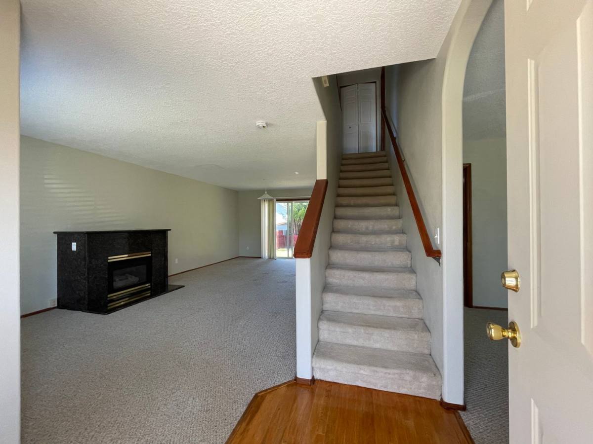 House for rent at 14983 SE Sieben Creek Dr, Clackamas, OR 97015