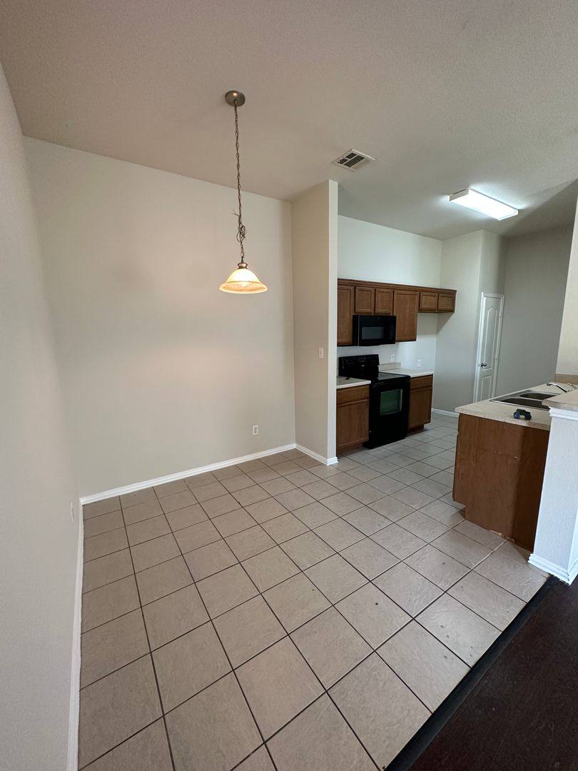 Apartment for rent at 213-215 Robin, Crowley, TX 76036