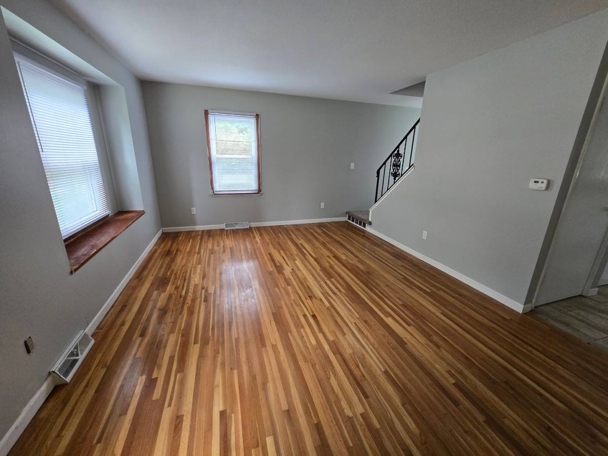 Apartment for rent at 913 Hillside Dr, Bettendorf, IA 52722