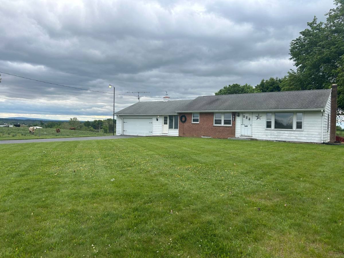 House for rent at 1968 Lehman Rd, Chambersburg, PA 17202