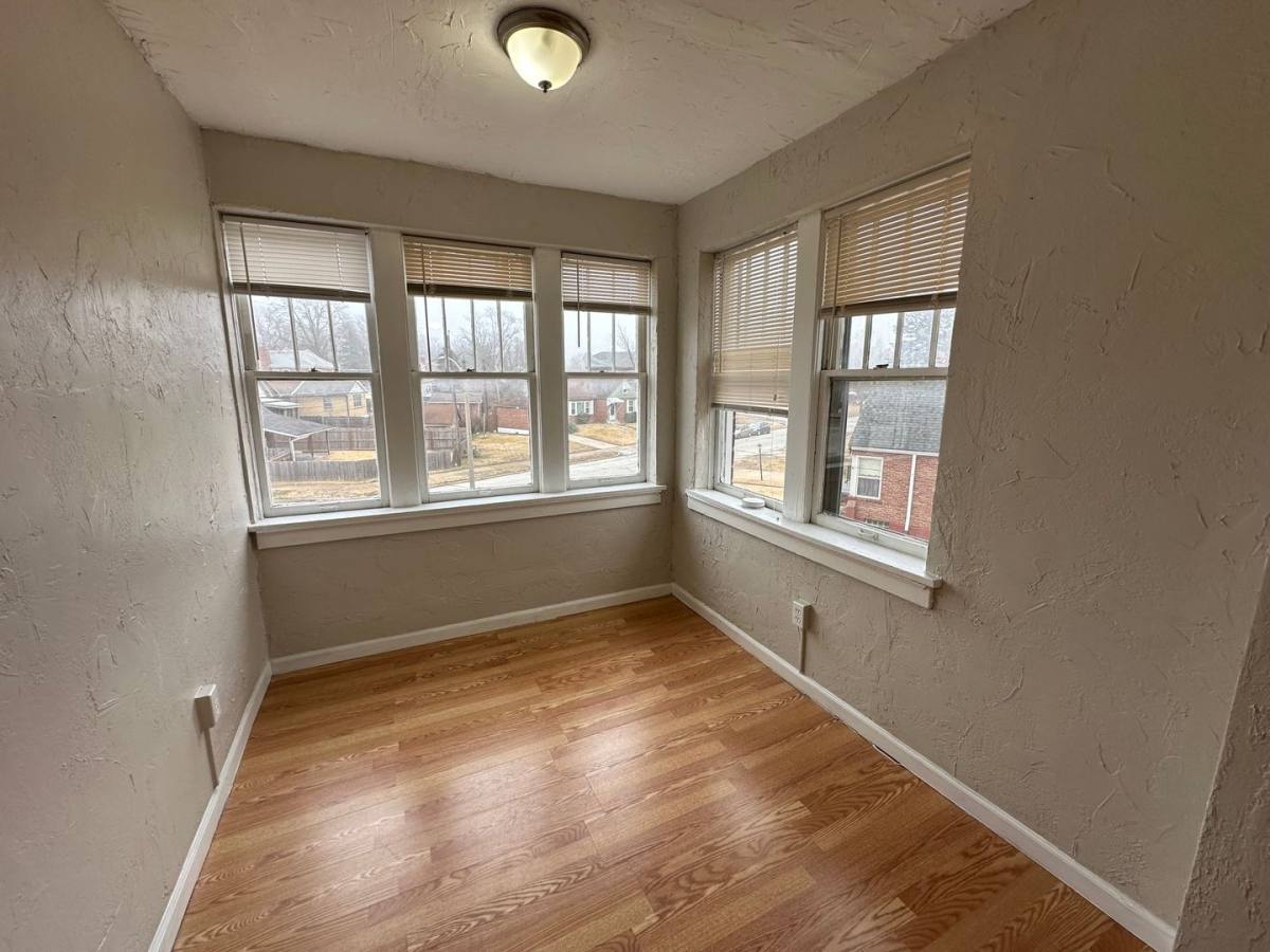 Apartment for rent at 1195 Belrue Ave, Saint Louis, MO 63130
