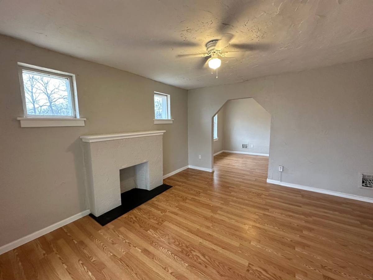 Apartment for rent at 1195 Belrue Ave, Saint Louis, MO 63130