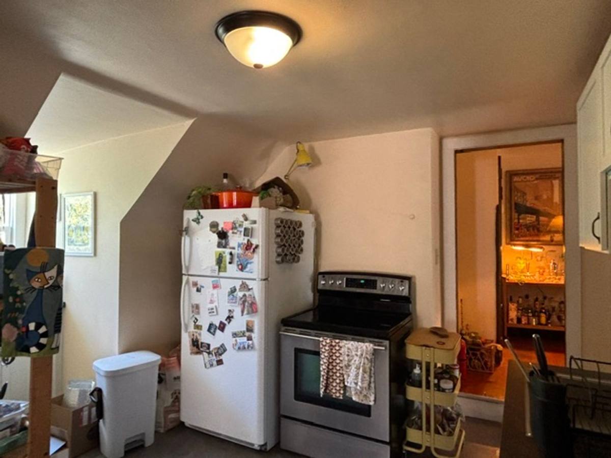 Apartment for rent at 427 6th St SE, Minneapolis, MN 55414