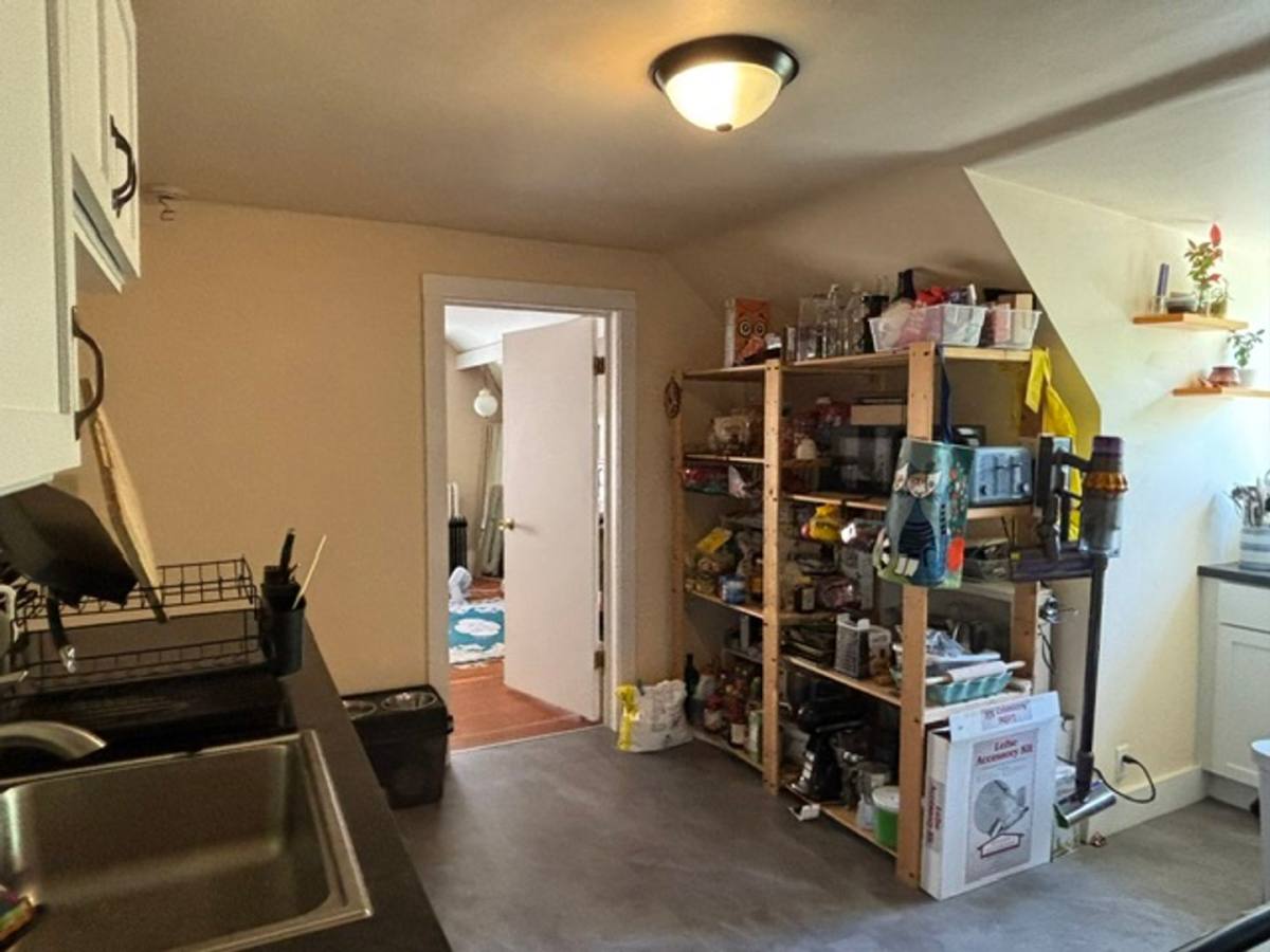 Apartment for rent at 427 6th St SE, Minneapolis, MN 55414