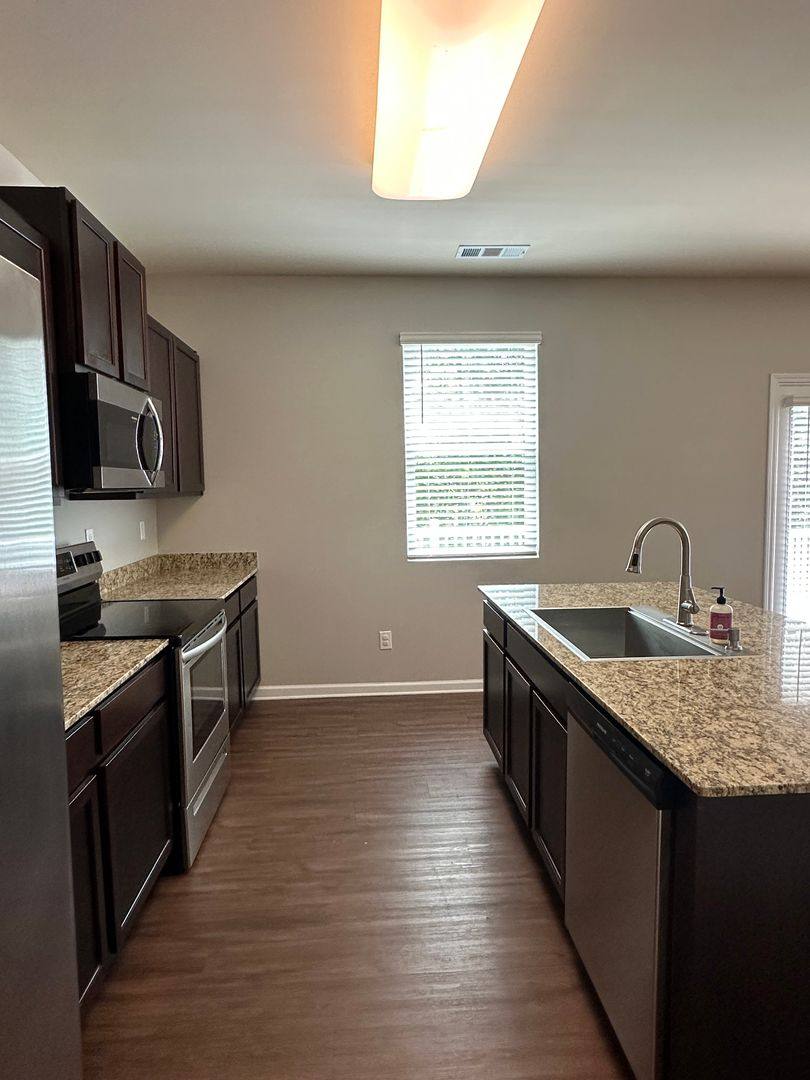 House for rent at 3130 Heritage Glen Dr, Gainesville, GA 30507