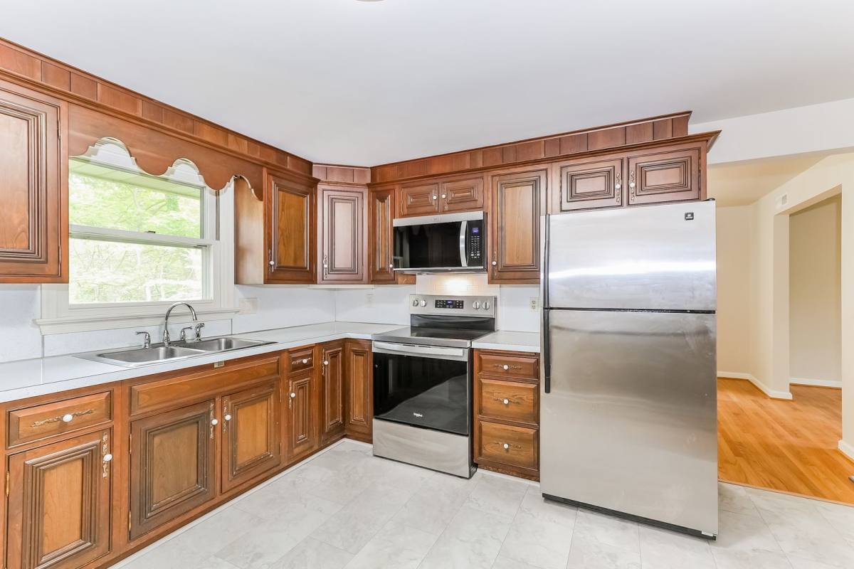 House for rent at 934 Village Rd, Lancaster, PA 17602