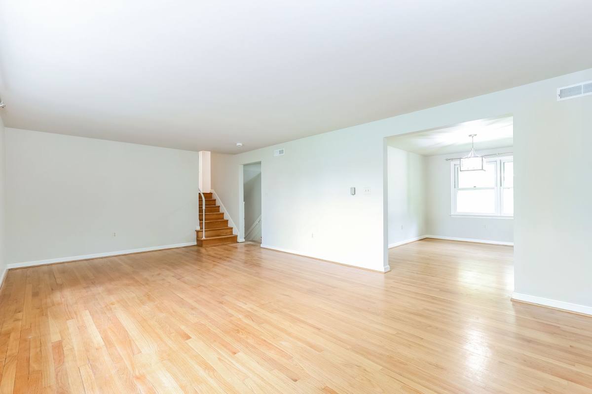 House for rent at 934 Village Rd, Lancaster, PA 17602