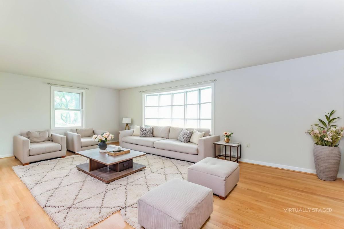 House for rent at 934 Village Rd, Lancaster, PA 17602