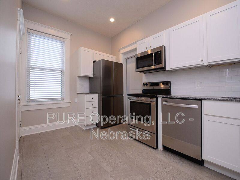 House for rent at 2967 Harris St #2, Omaha, NE 68105