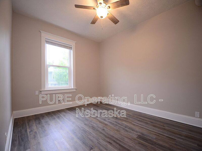 House for rent at 2967 Harris St #2, Omaha, NE 68105