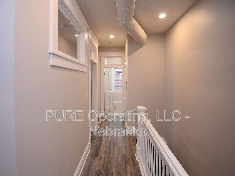 House for rent at 2967 Harris St #2, Omaha, NE 68105