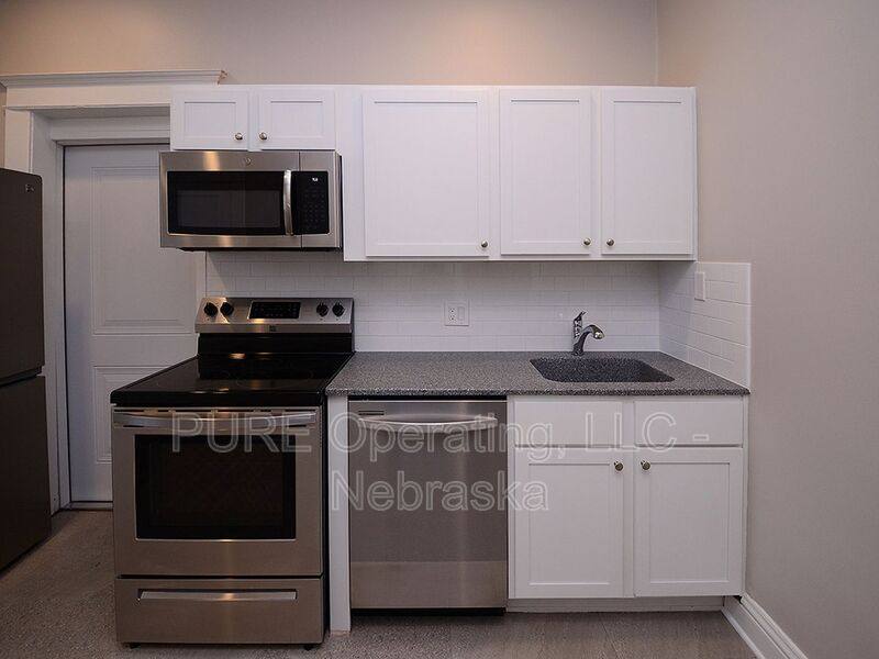 House for rent at 2967 Harris St #2, Omaha, NE 68105