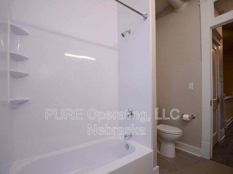 House for rent at 2967 Harris St #2, Omaha, NE 68105