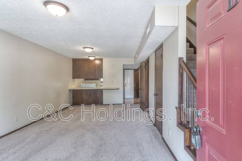 Apartment for rent at 644 B Earthside Dr, Claremore, OK 74017