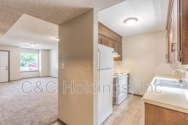 Apartment for rent at 644 B Earthside Dr, Claremore, OK 74017
