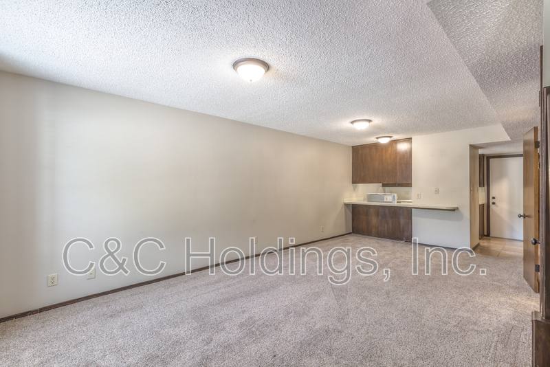 Apartment for rent at 644 B Earthside Dr, Claremore, OK 74017