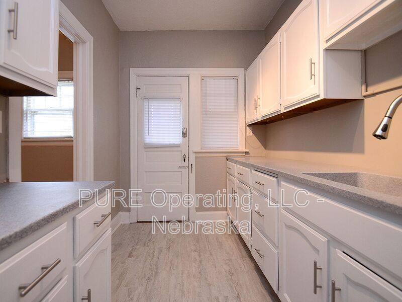 Apartment for rent at 406 N 49th St #5, Omaha, NE 68132