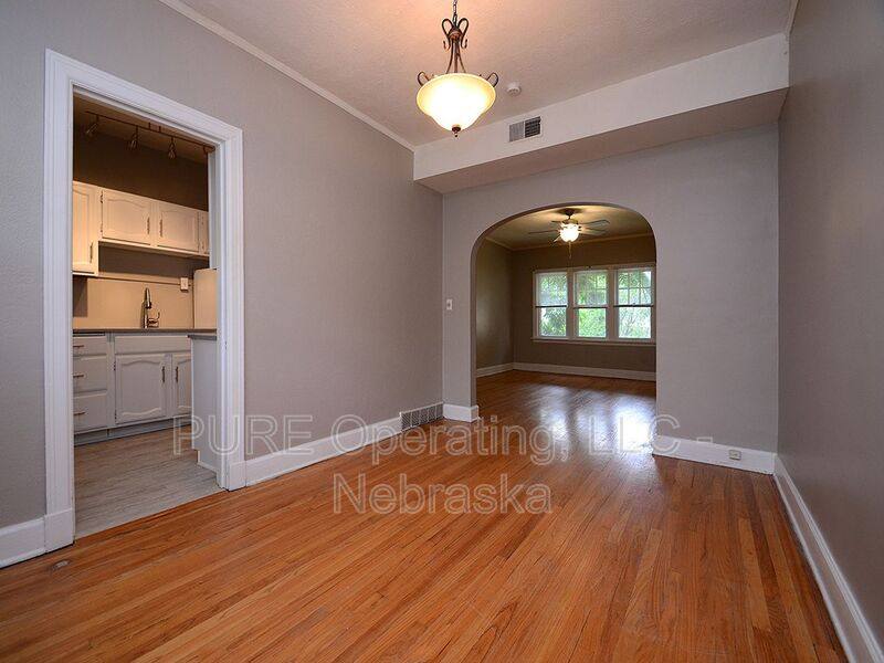 Apartment for rent at 406 N 49th St #5, Omaha, NE 68132