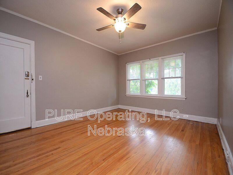 Apartment for rent at 406 N 49th St #5, Omaha, NE 68132