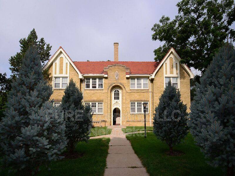 Apartment for rent at 406 N 49th St #5, Omaha, NE 68132