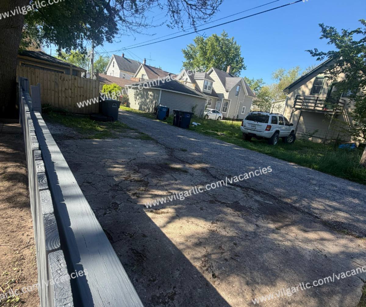 Townhouse for rent at 1201 Manhattan St, Michigan City, IN 46360