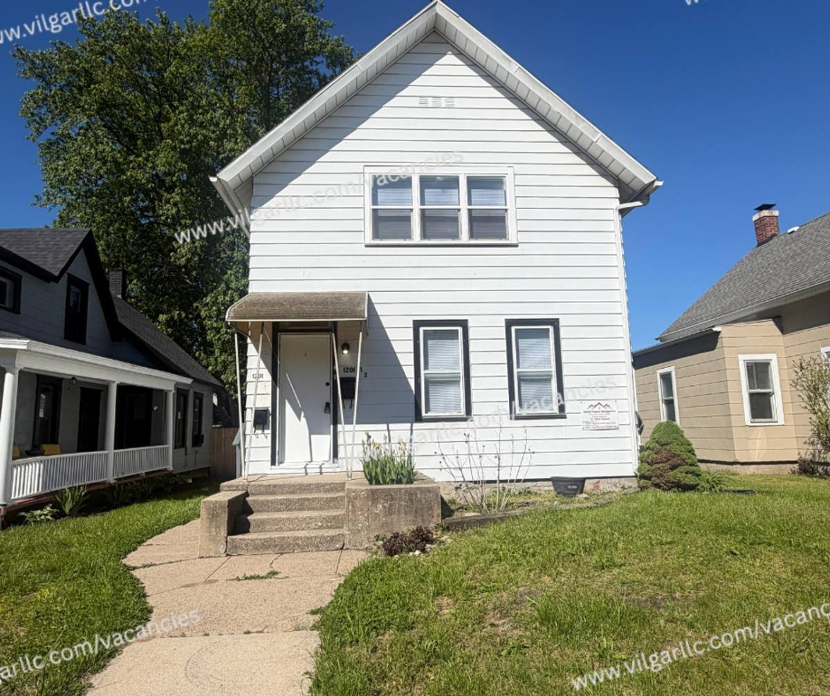 Townhouse for rent at 1201 Manhattan St, Michigan City, IN 46360