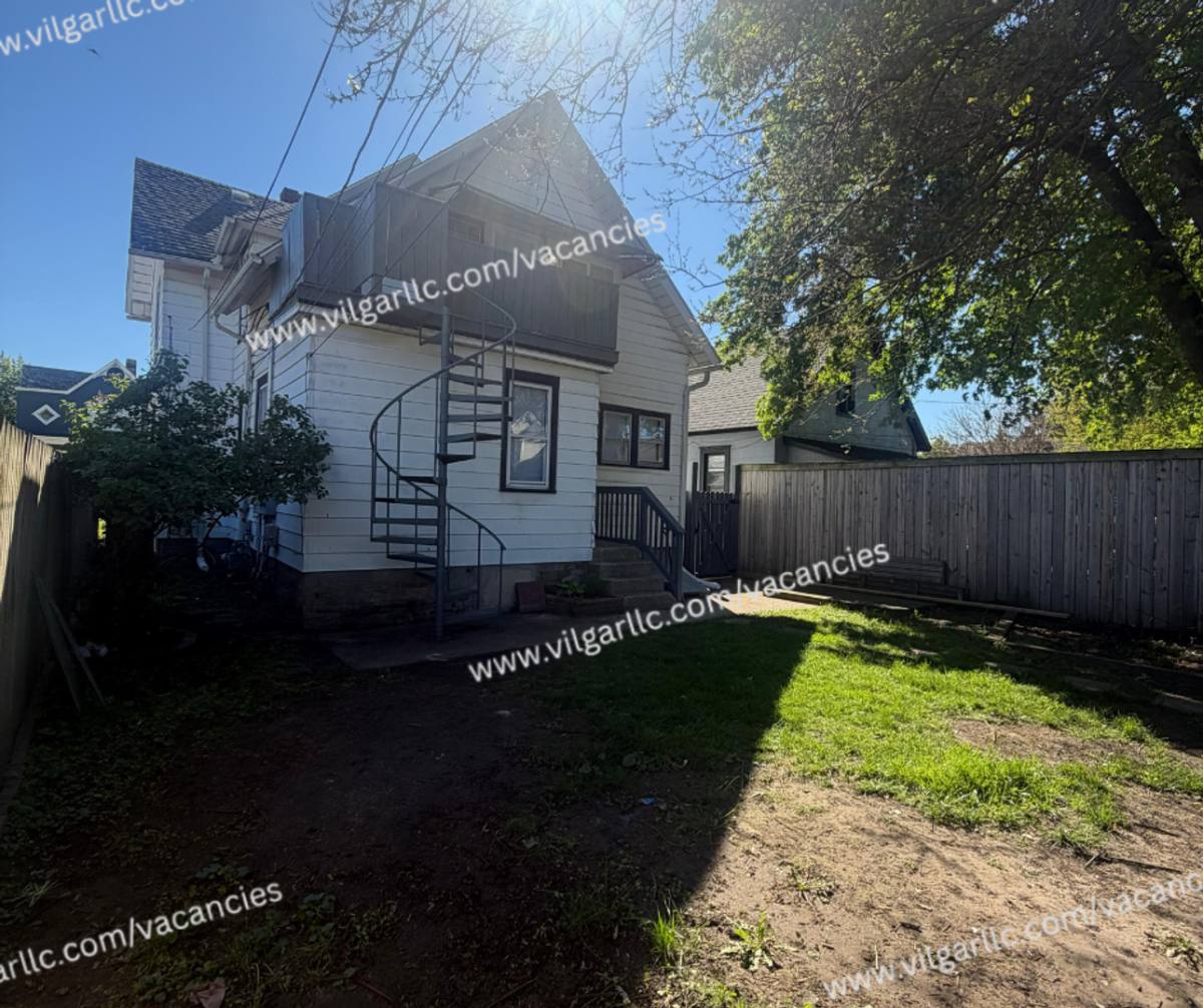 Townhouse for rent at 1201 Manhattan St, Michigan City, IN 46360