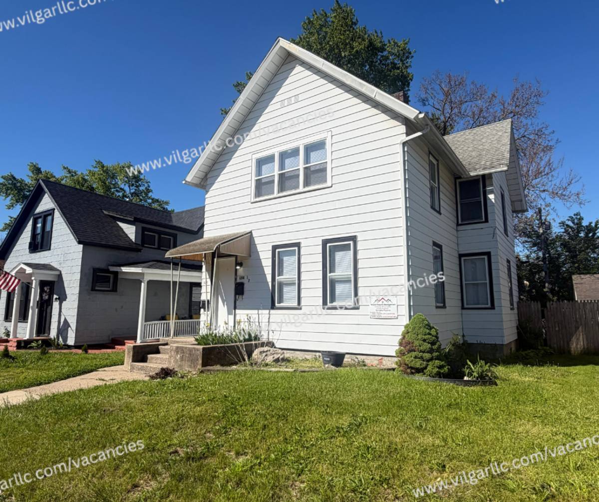 Townhouse for rent at 1201 Manhattan St, Michigan City, IN 46360