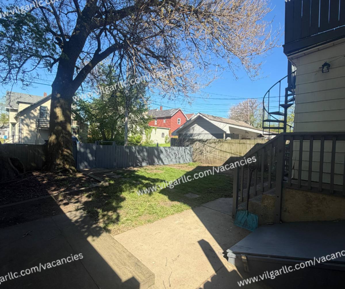 Townhouse for rent at 1201 Manhattan St, Michigan City, IN 46360