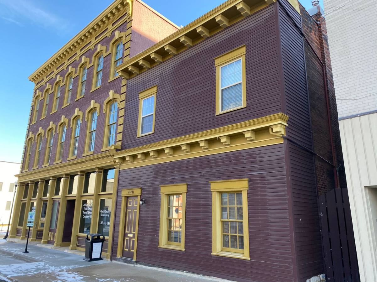 Apartment for rent at 232 N 6th St, Quincy, IL 62301