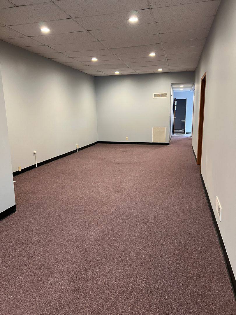 Apartment for rent at 232 N 6th St, Quincy, IL 62301