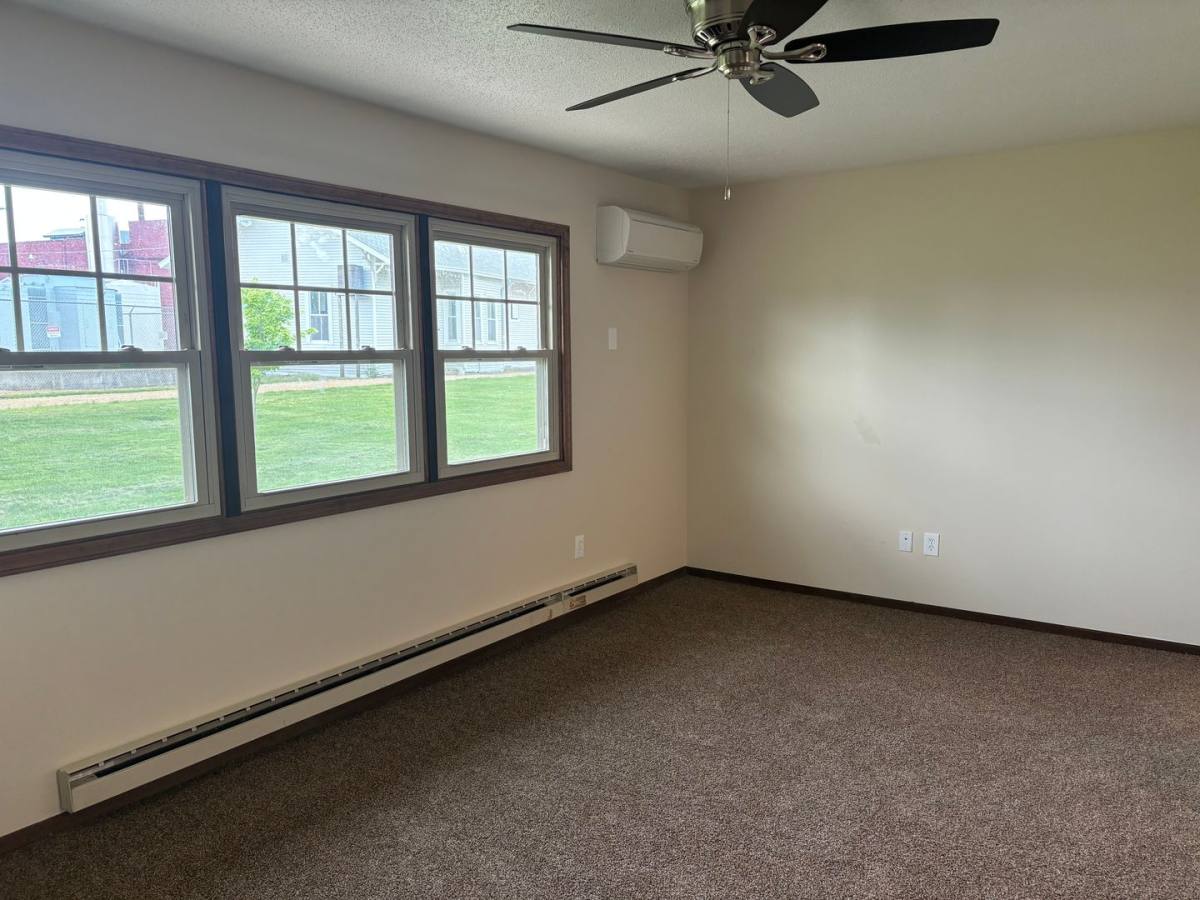 Apartment for rent at 41 W Grant St, Preston, IA 52069