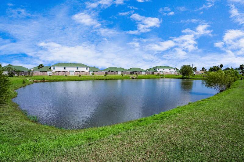 Apartment for rent at 5139 Martinique Calle, Dickinson, TX 77539