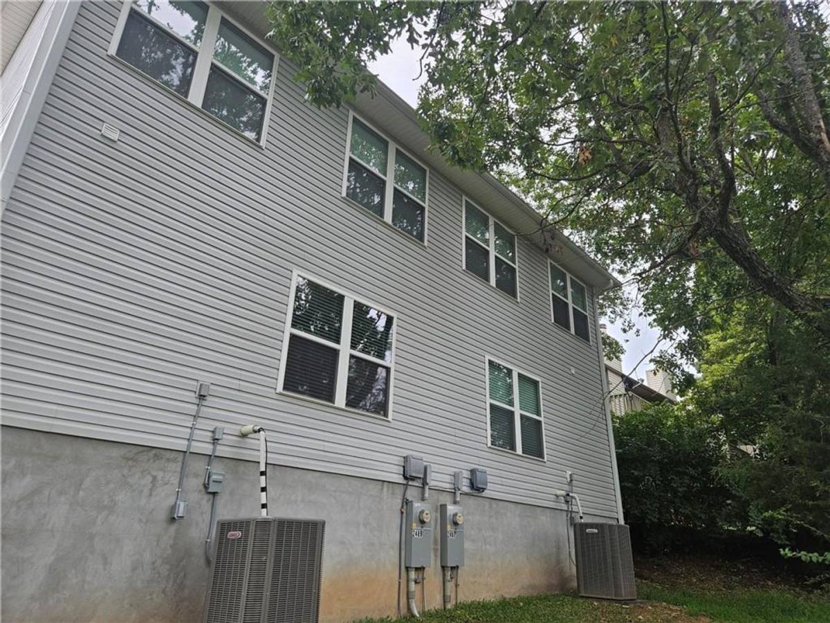Apartment for rent at 2489 N Brophy St, Fayetteville, AR 72703