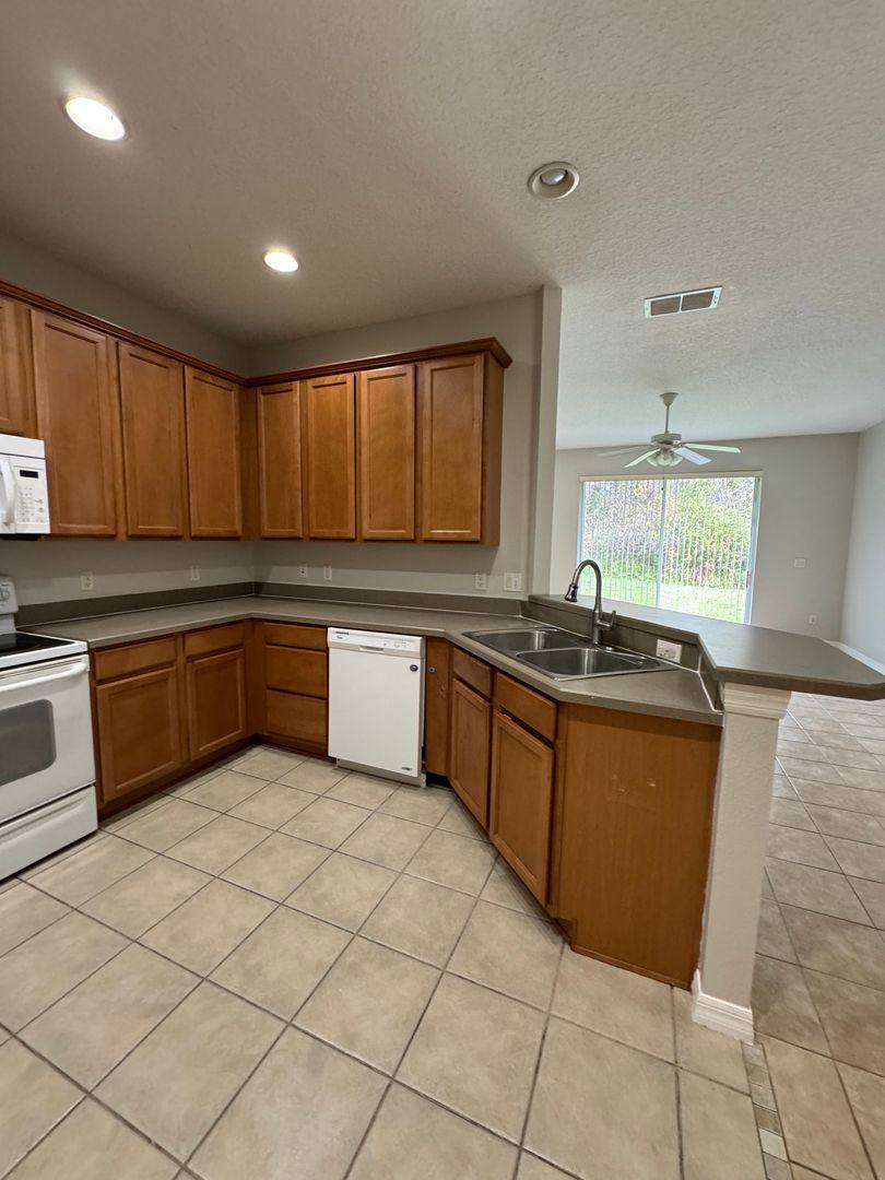 House for rent at 10360 Sandy Marsh Lane, Orlando, FL 32832