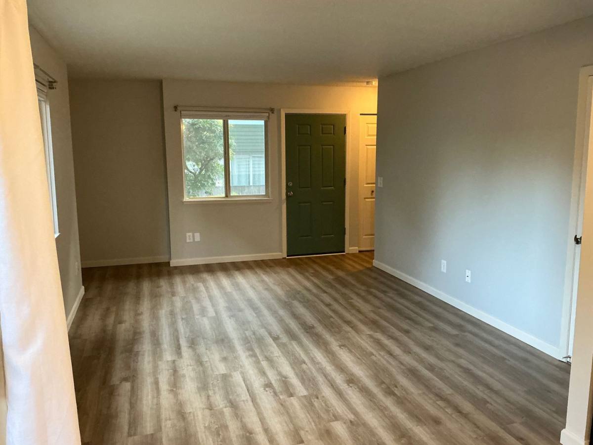 Townhouse for rent at 2535 SE 119th Ave, Portland, OR 97266