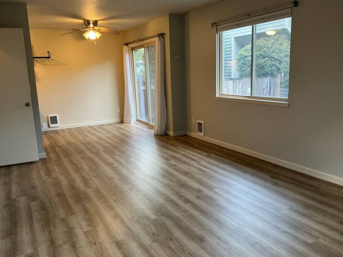 Townhouse for rent at 2535 SE 119th Ave, Portland, OR 97266
