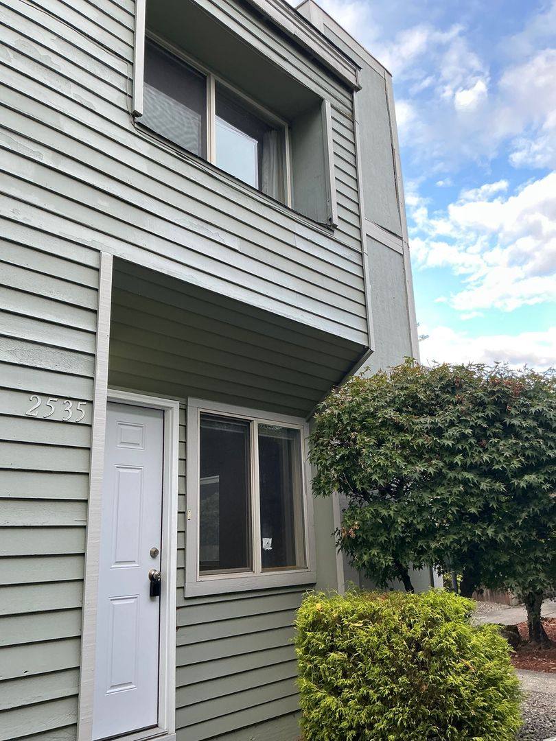 Townhouse for rent at 2535 SE 119th Ave, Portland, OR 97266