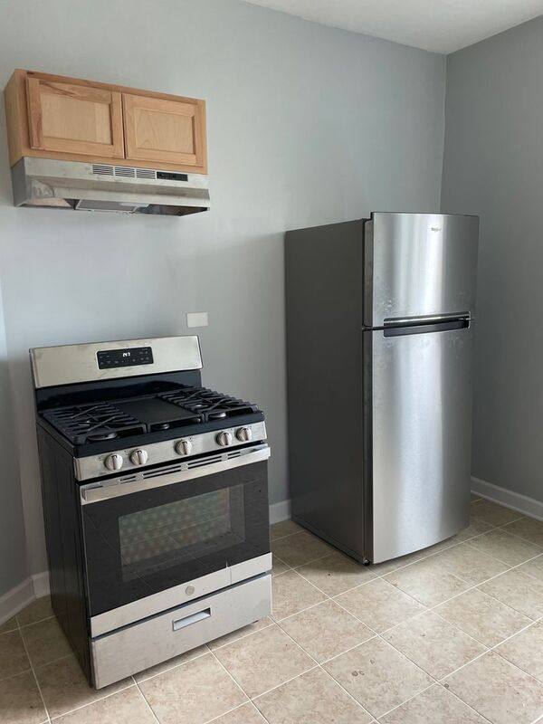 Apartment for rent at 728 N Pine #3F, Chicago, IL 60644