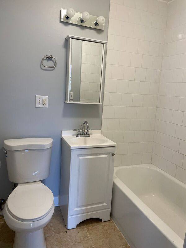 Apartment for rent at 728 N Pine #3F, Chicago, IL 60644