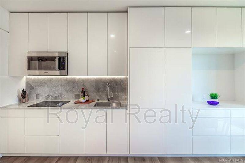 Apartment for rent at 987 Queen St #327, Honolulu, HI 96814