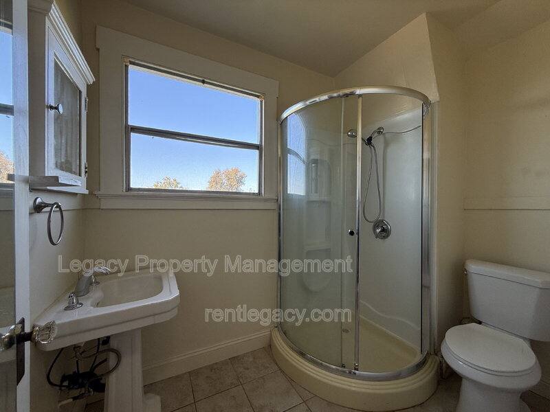 House for rent at 69 B St, Vallejo, CA 94590