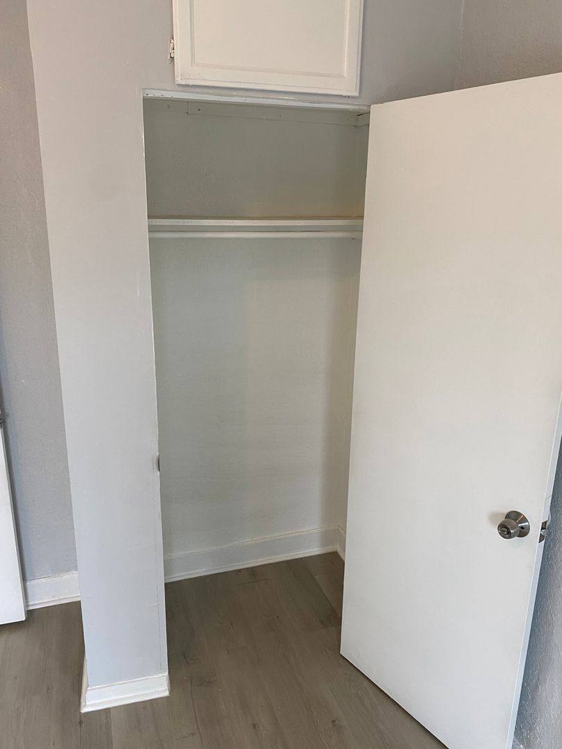 Apartment for rent at 807 W 43rd St, Los Angeles, CA 90037