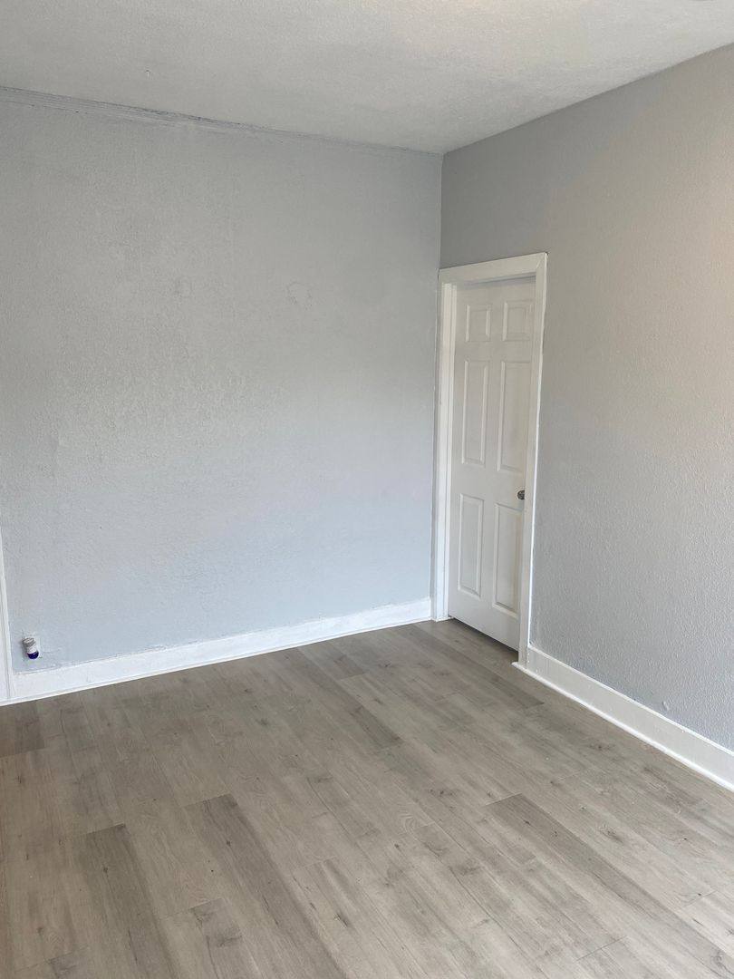 Apartment for rent at 807 W 43rd St, Los Angeles, CA 90037