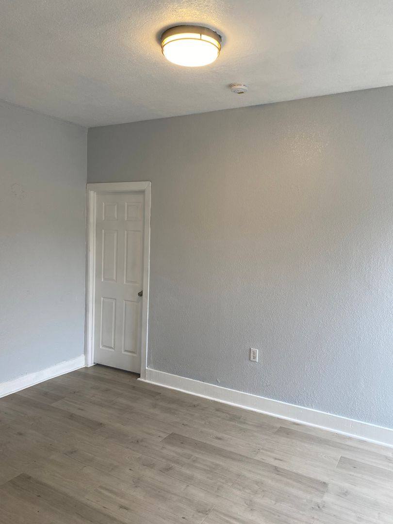 Apartment for rent at 807 W 43rd St, Los Angeles, CA 90037